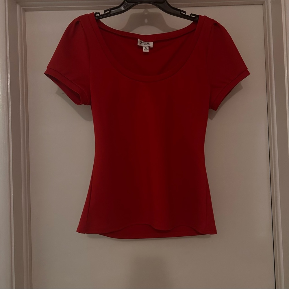 Unique Vintage Red Fitted Blouse with Short Sleeves